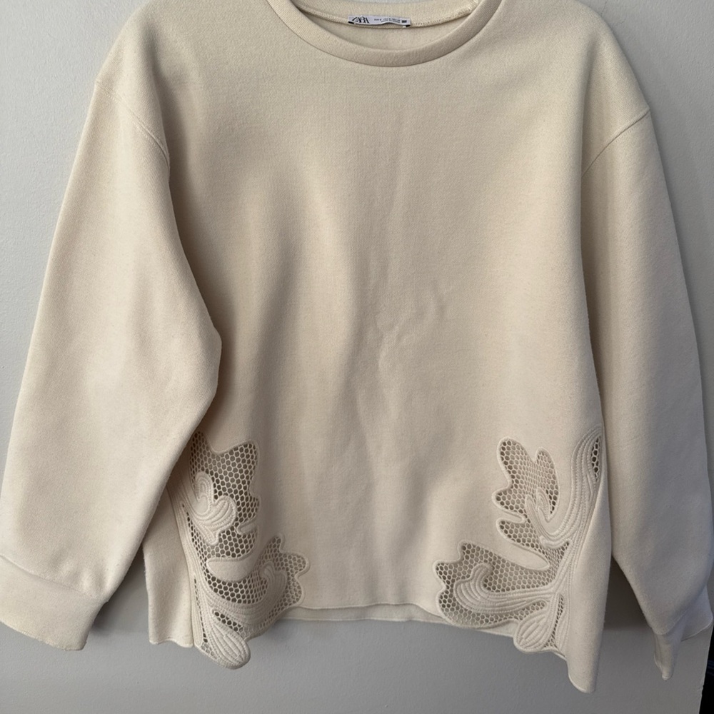 Zara Cream crew neck pullover S sides front cut out lace like leafy see through